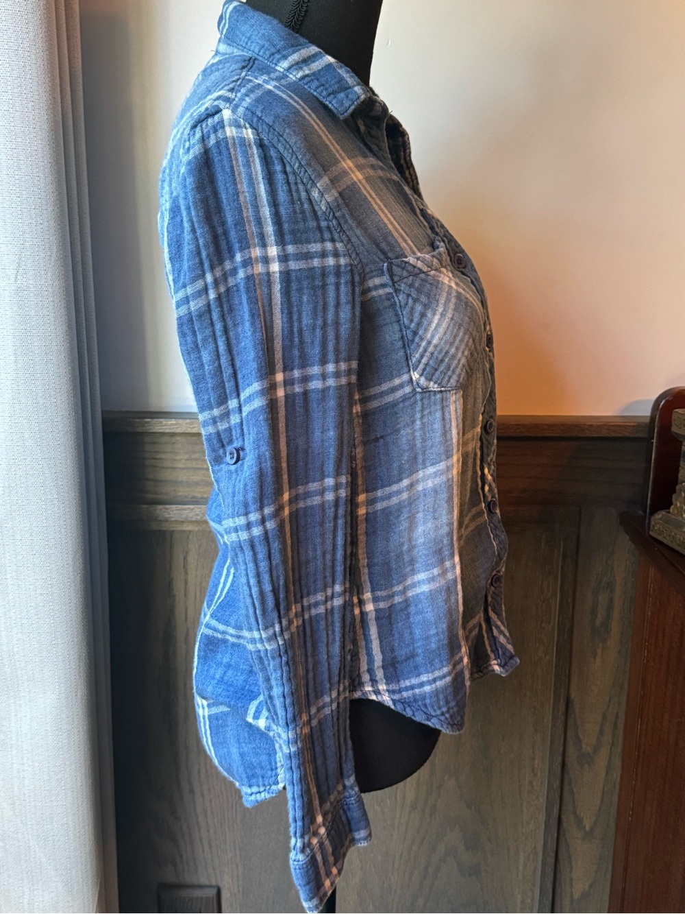 cloth & stone Blue Plaid cotton button down top XS EUC - Picture 5 of 7
